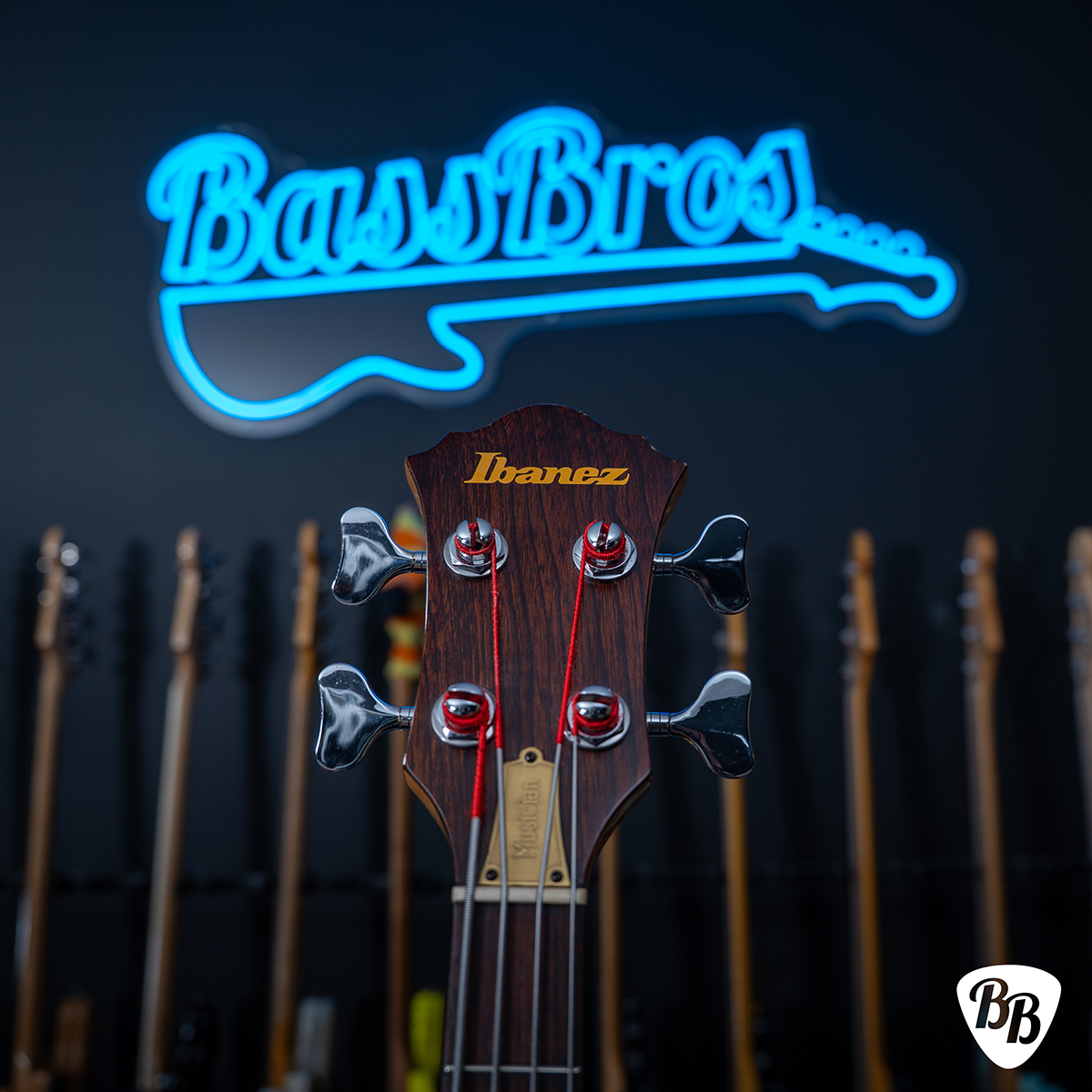 1982 Ibanez MC824 Musician Dark Stain - BassBros Competitions